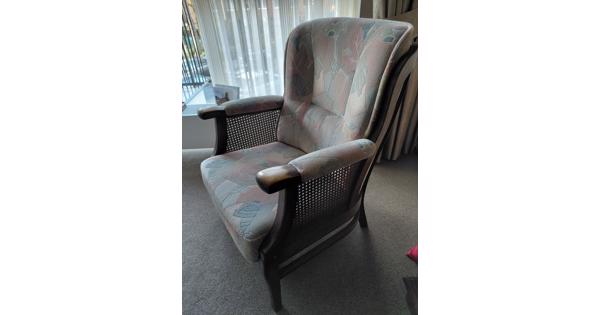 Prachtige stoeltjes, onbeschadigd 