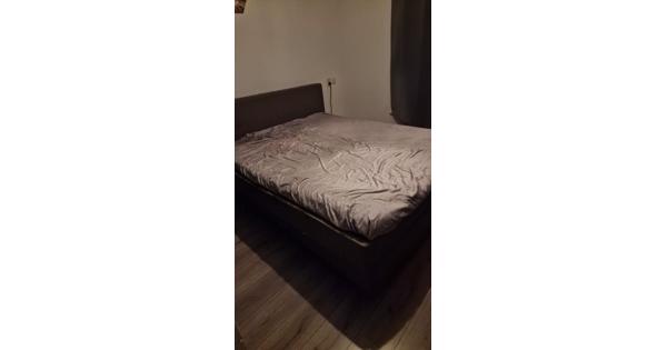 Gratis boxspring 160x200
