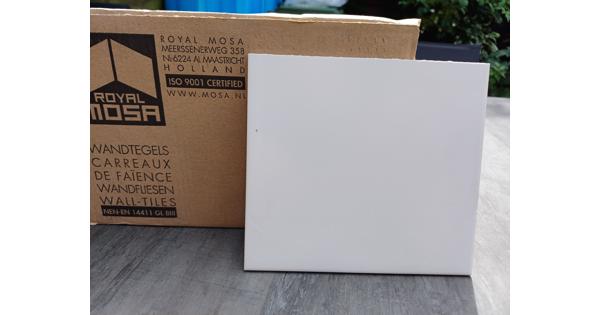 Roomwitte tegels, 15x15