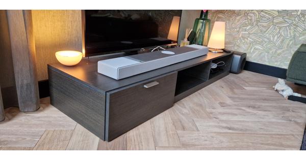 Mooi donkerbruin houten tv meubel