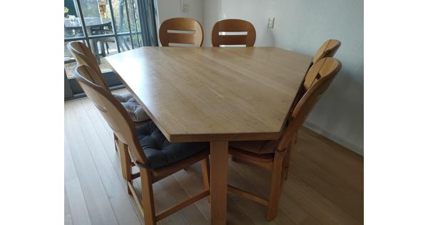 Licht eiken eetkamer tafel