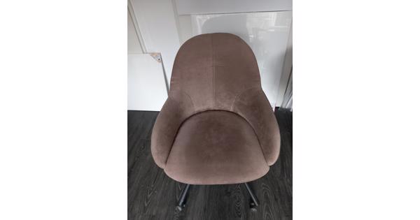 Vier eetkamerstoelen