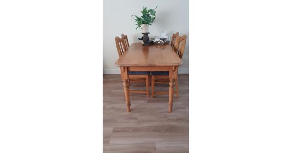 Eettafel voor 4 personen