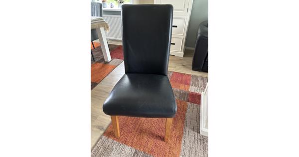 4 mooie eetkamerstoelen