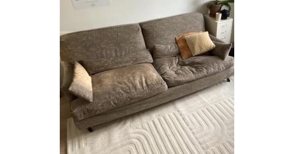 Bank, stoelen en eettafel 