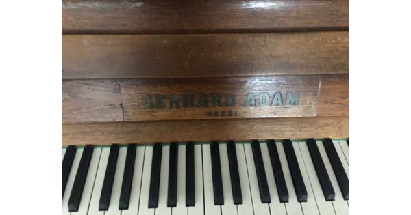 Piano GERGARD ADAM