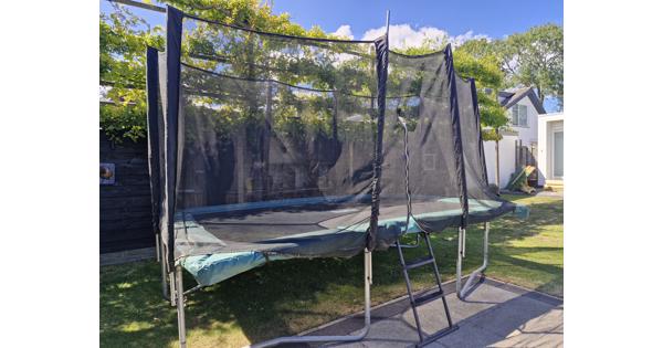 Trampoline