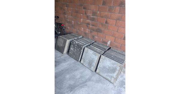 49 grindtegels van 50x50cm