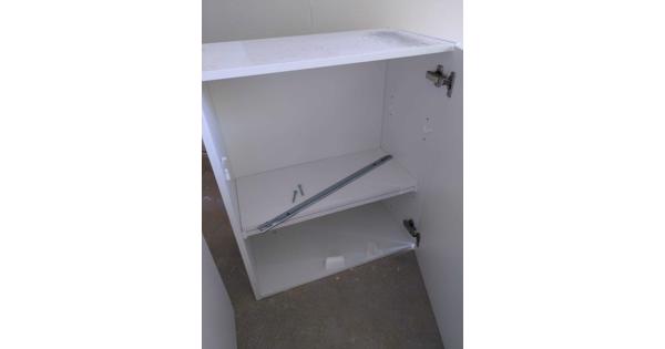 Twee bovenkasten Bruynzeel keuken