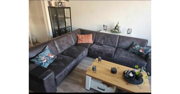 Fijne bruine hoekbank