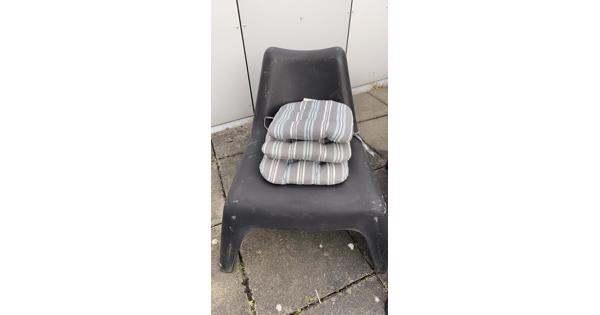 IKEA PS zwarte tuin stoeltjes 