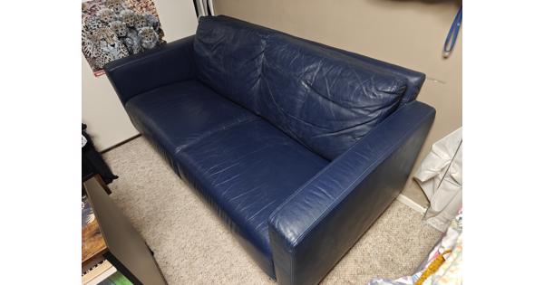 Donkerblauwe lederen bank
