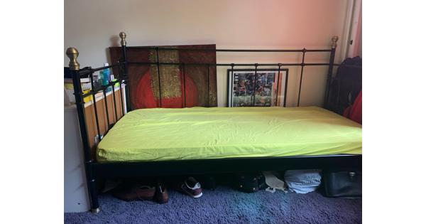 Eenpersoons bed, koninklijk frame