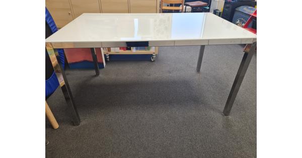 Solide eet/werktafel witglas en metalemn onderstel