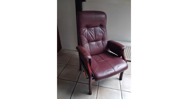 Bordeauxrode stoel