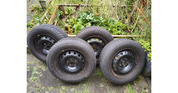 Winterbanden 195/65 R15t met ET47 velgen