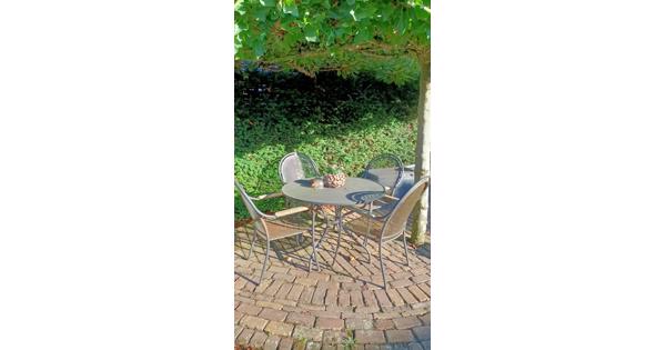 Tuinset, tafel met 4 stoelen en 4 kussens