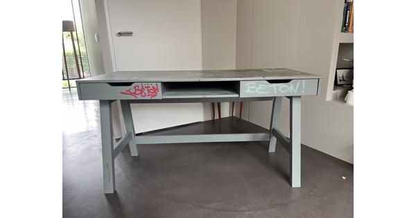 Bureau IKEA heeft een verfje nodig