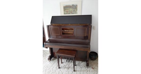 Antieke piano