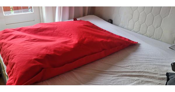 Rood en/of groen zitkussen