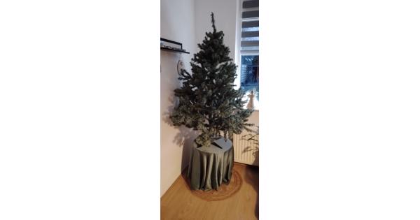 Kerstboom met versieringen 