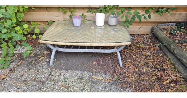 Kasten, lamp, spiegel, tafel af te halen in Hoofddorp 