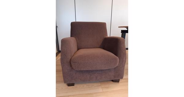 Donkerbruine fauteuil