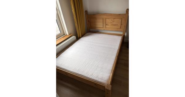 Massief houten bedframe voor 200x140 matras