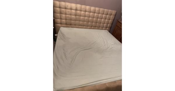 Boxspring 180X200 met hoofdbord 