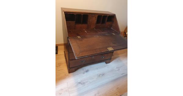 Antiek houten bureau