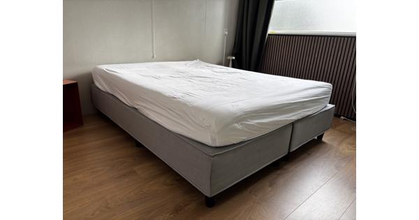 Gratis boxspring 160x200