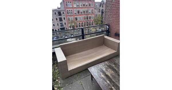 Mooie buitenbank inclusief matras