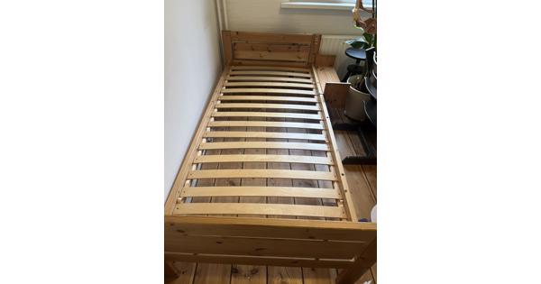 Eenpersoons bedframe