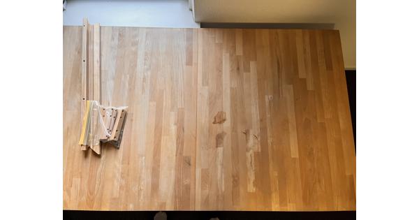 Uitschijfbare tafel Ikea. 150cm lang, 90breed, 75 hoog