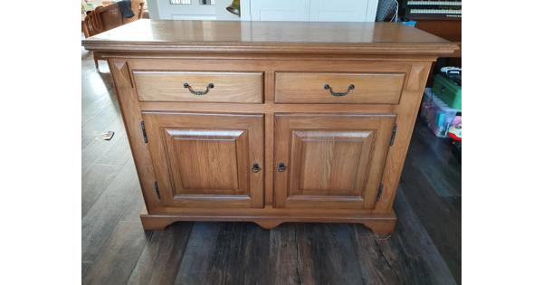 Licht eiken dressoir