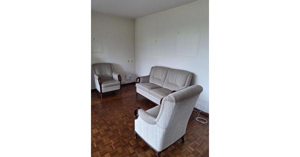 Bank met 2 stoelen in zeer goede staat