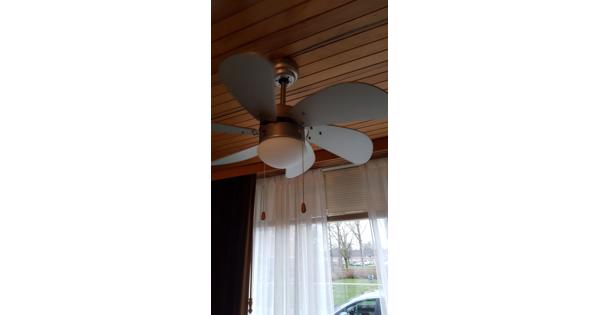 Plafond lamp met ventilator