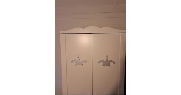 Witte kinder kledingkast