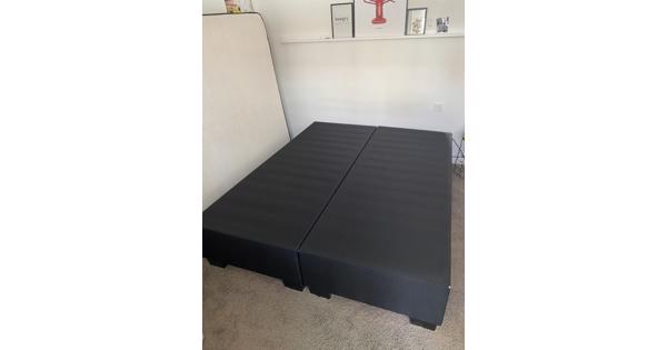 BED INCL. MATRAS (160x200)