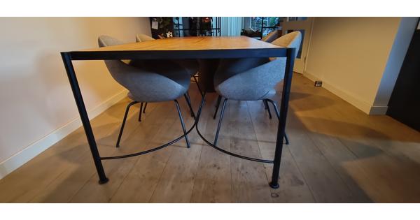 Design Eettafel Pilat & Pilat - afmetingen 2 bij 1 m