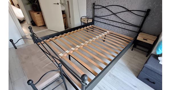 2 persoons ledikant met aankleedbankje