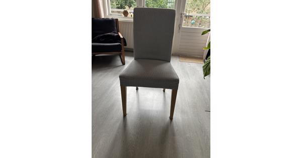 4 eettafel stoelen 