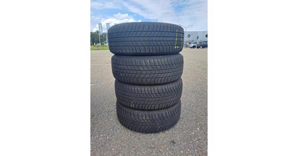 Set van 4 winterbanden Continental uit 2023 205/55/17