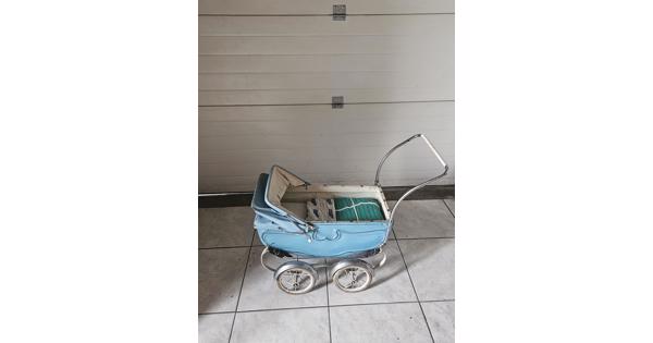 Speelgoed poppenwagen jaren '60