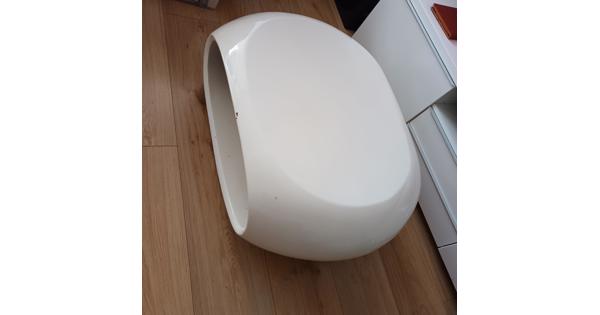 Gratis af te halen witte  Salon  tafel 