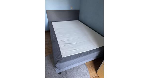 Matras en topper 140x200 (IKEA)