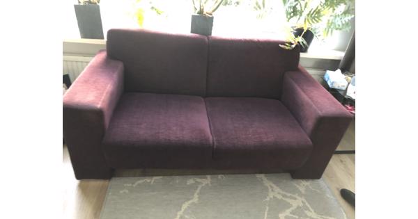 2 Aubergine kleurige banken 2,5 zits