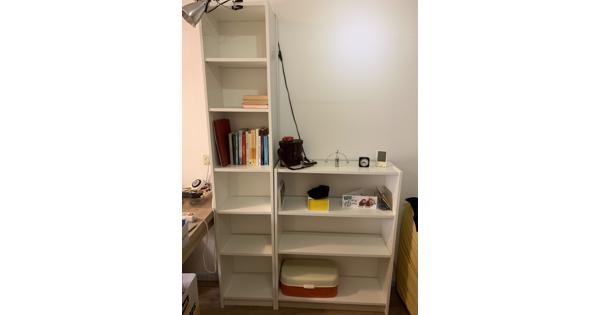 Ikea lage brede boekenkast (merk Billy), 1 stuks. 