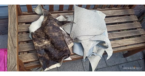 stukken leer koeienhuid