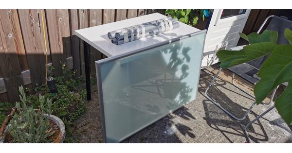Glazen bureau Ikea